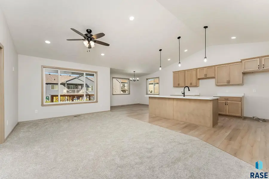 5321 S Bahnson Ave, Sioux Falls, SD 57110 - #3