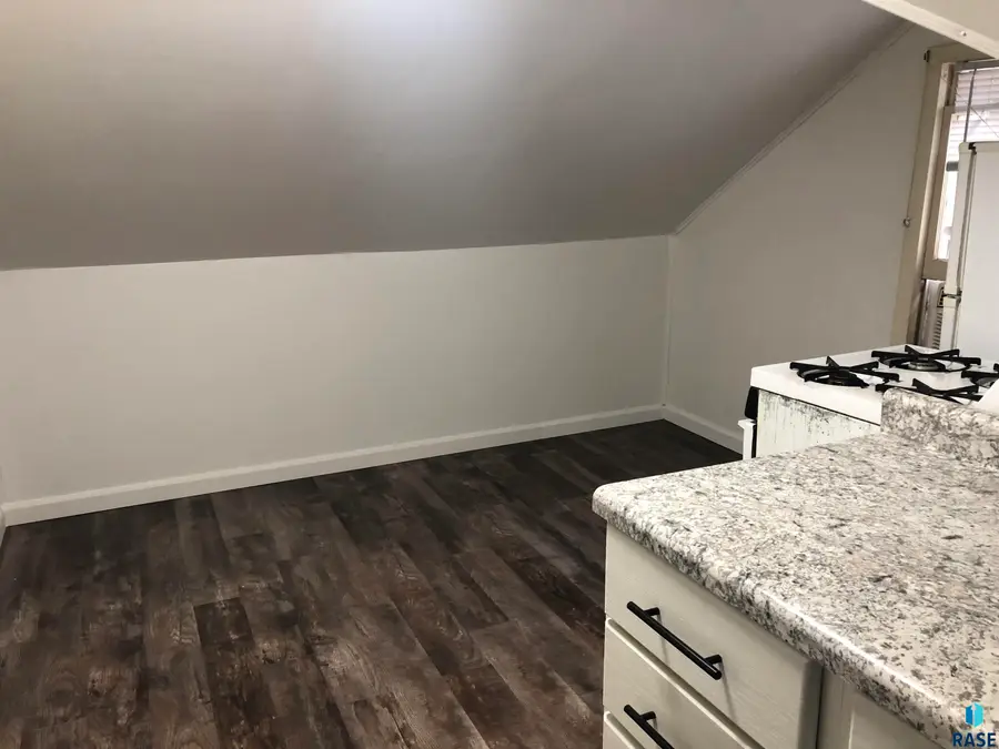 521 S Menlo Ave, Sioux Falls, SD 57104 - #2