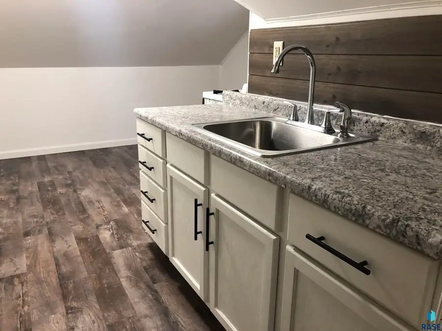 521 S Menlo Ave, Sioux Falls, SD 57104 - #3