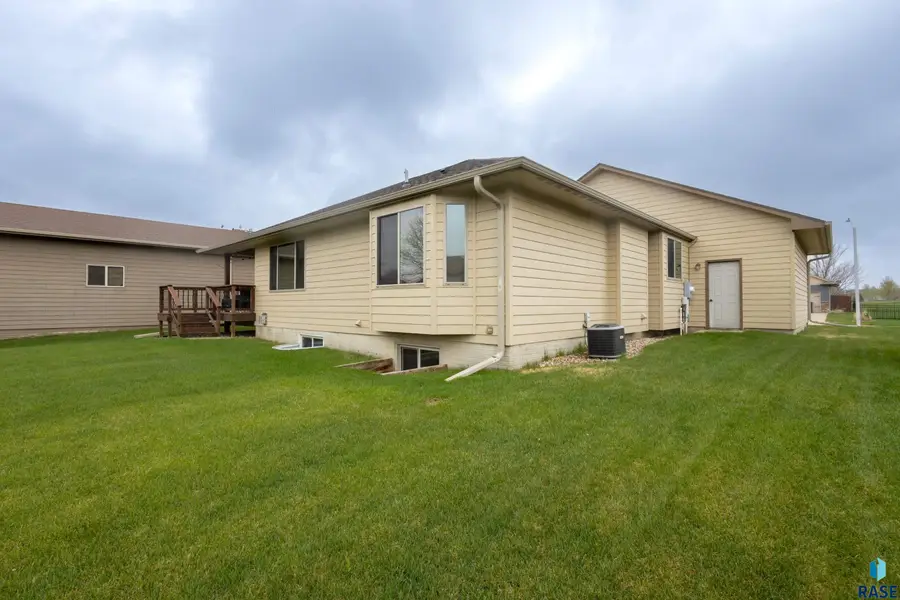 7816 W Kelsey Cir, Sioux Falls, SD 57106 - #3