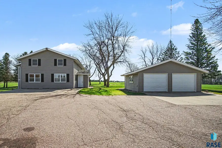1140 150th Ave, Luverne, MN 56156 - #2