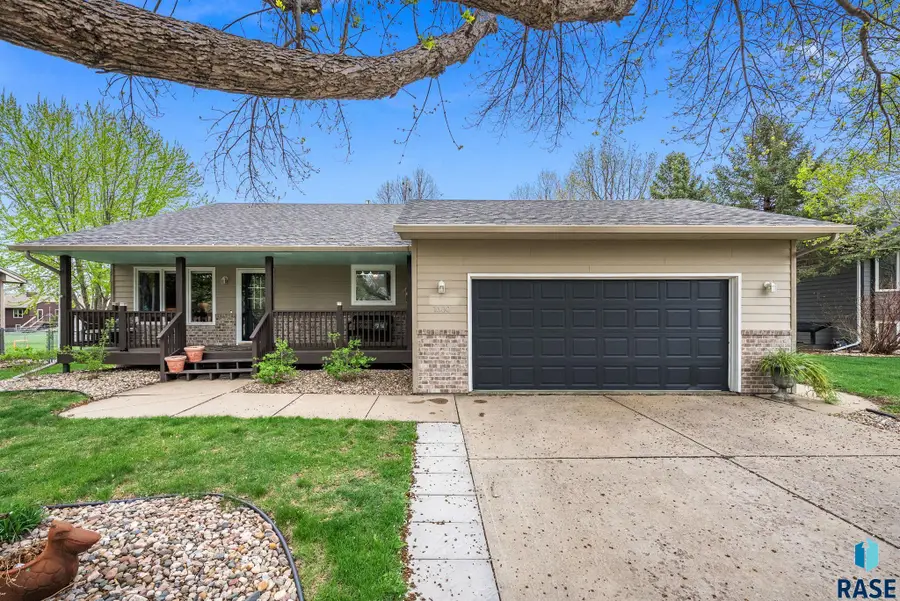 1600 S Hillview Rd, Sioux Falls, SD 57110 - #2