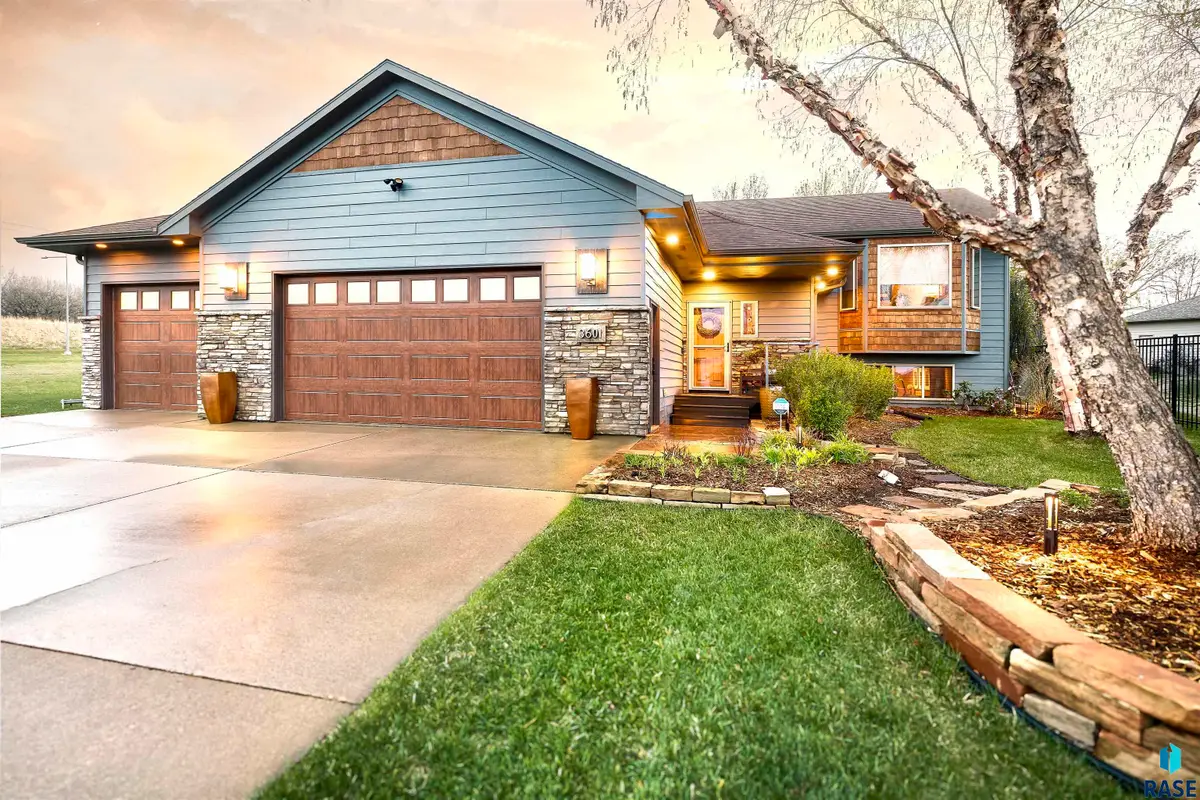 3601 E Madison St, Sioux Falls, SD 57103 - #1