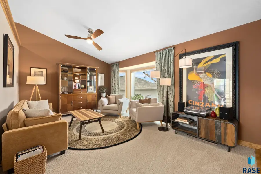 3601 E Madison St, Sioux Falls, SD 57103 - #3