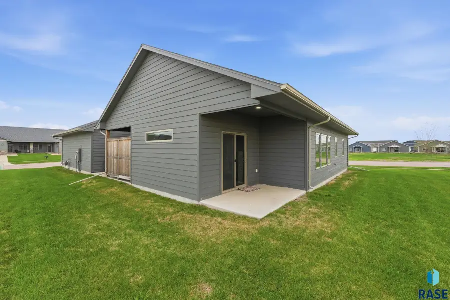 4001 E Brewster St, Sioux Falls, SD 57108 - #3