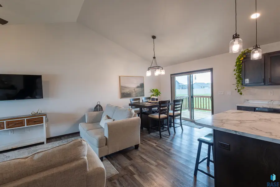 617 Praireside Trl, Harrisburg, SD 57032 - #3