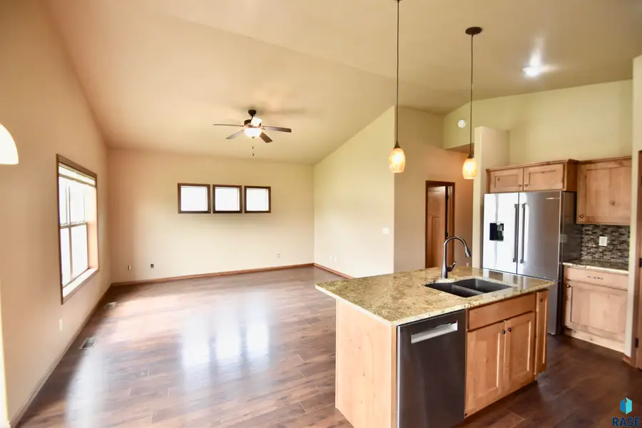 4905 E 61st St, Sioux Falls, SD 57108 - #3