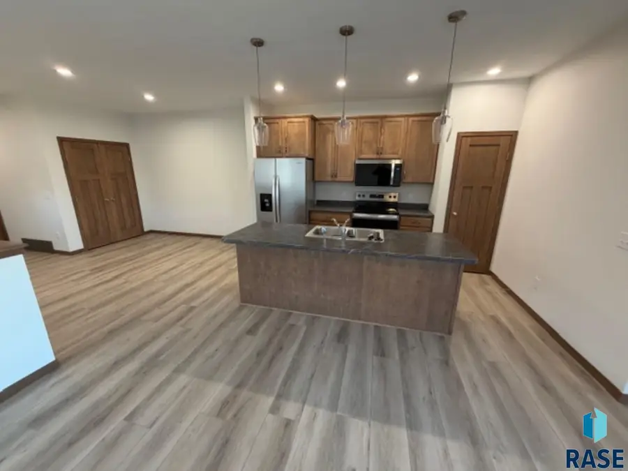 3501 S Heather Ave, Sioux Falls, SD 57106 - #2