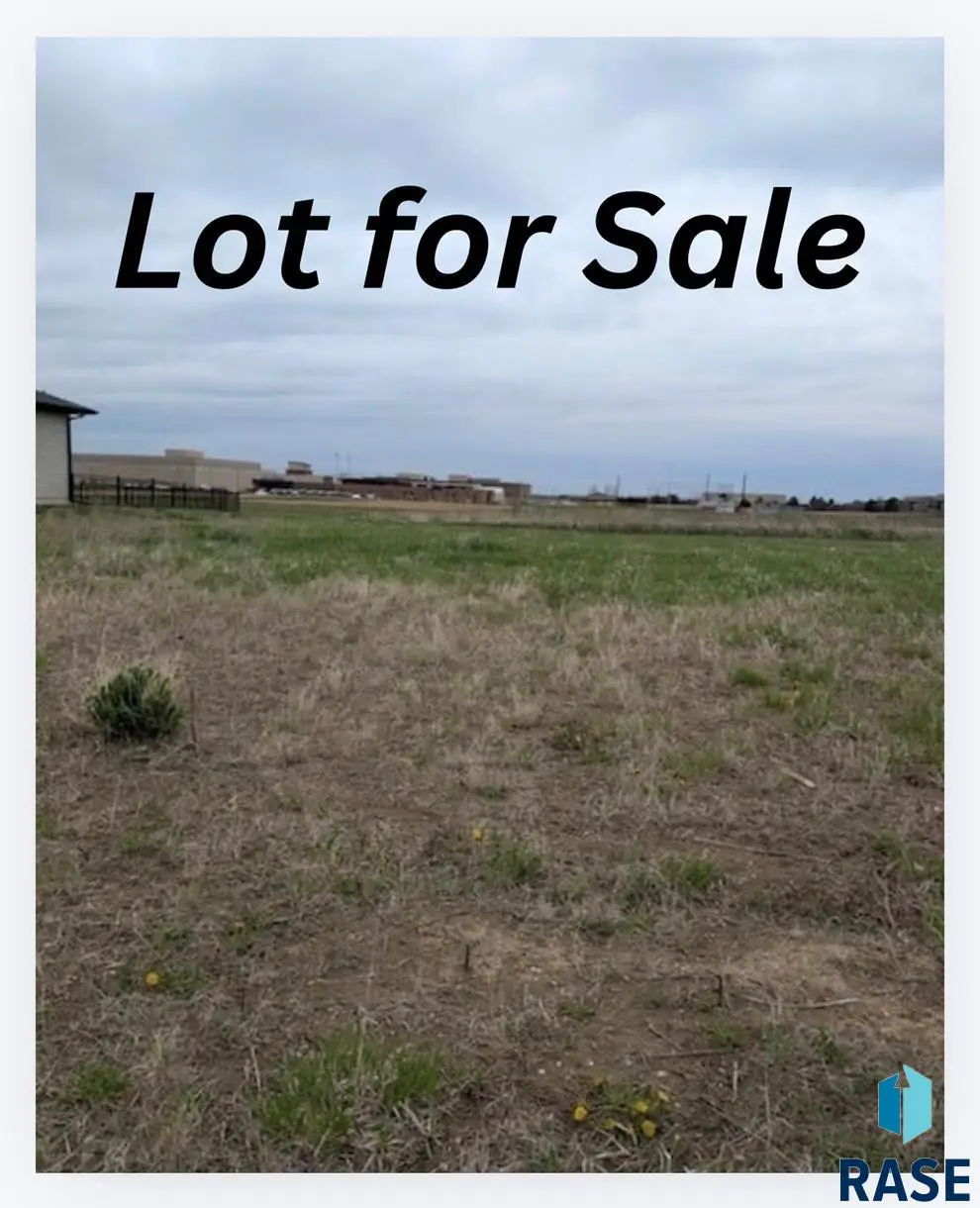 510 Bunyan Dr, Harrisburg, SD 57032 - #1