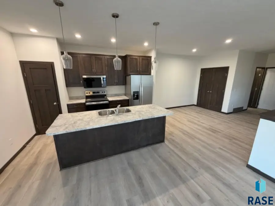 3503 S Heather Ave, Sioux Falls, SD 57106 - #2