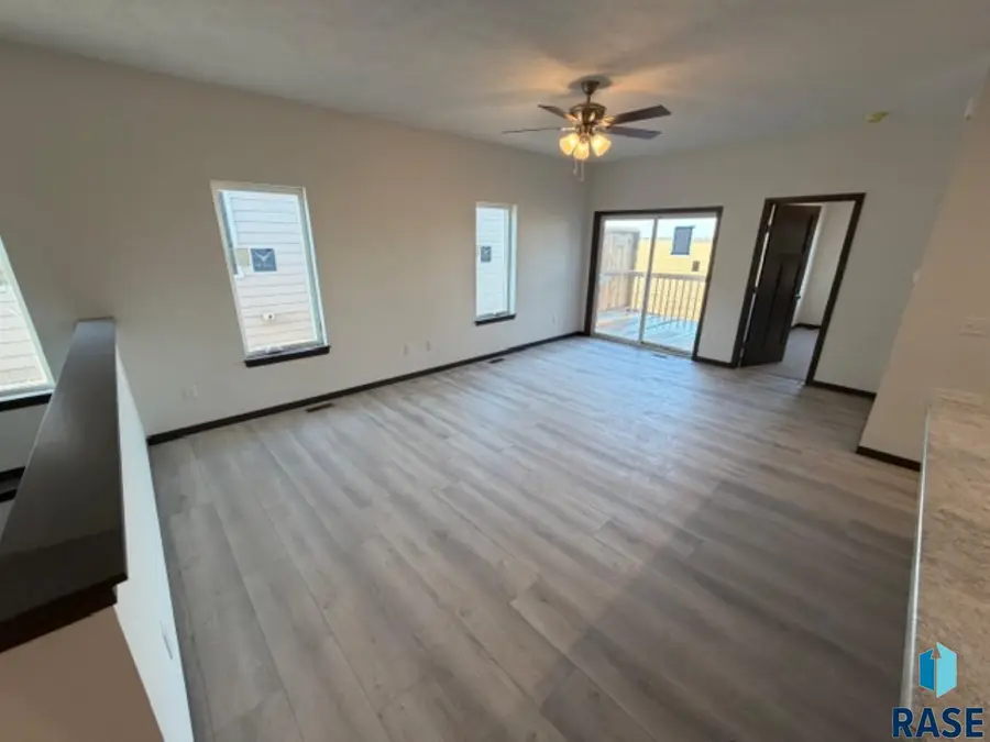 3503 S Heather Ave, Sioux Falls, SD 57106 - #3