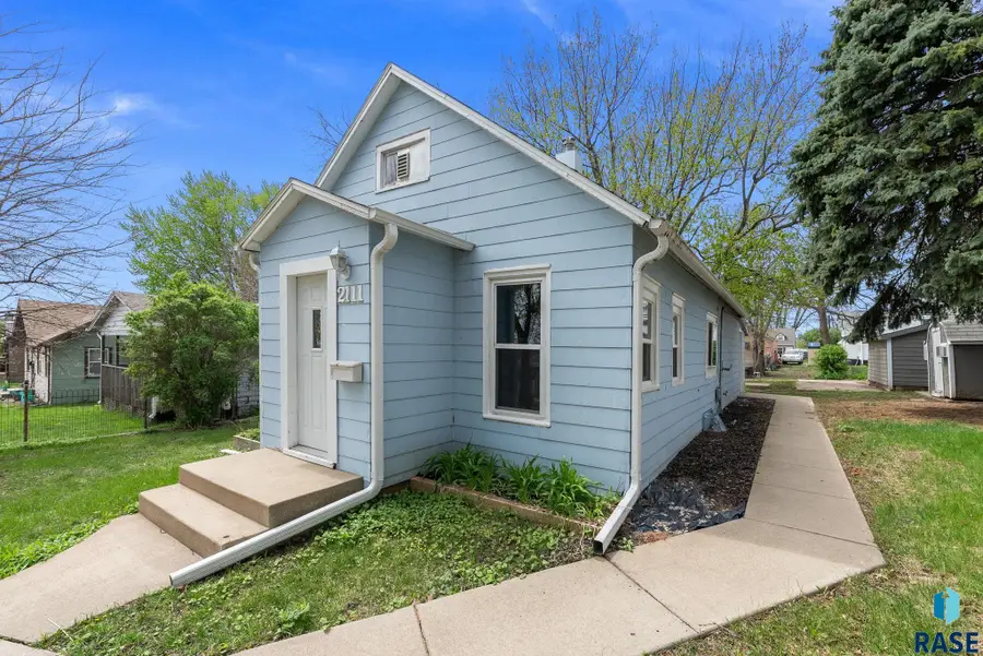 2111 S Spring Ave, Sioux Falls, SD 57105 - #3