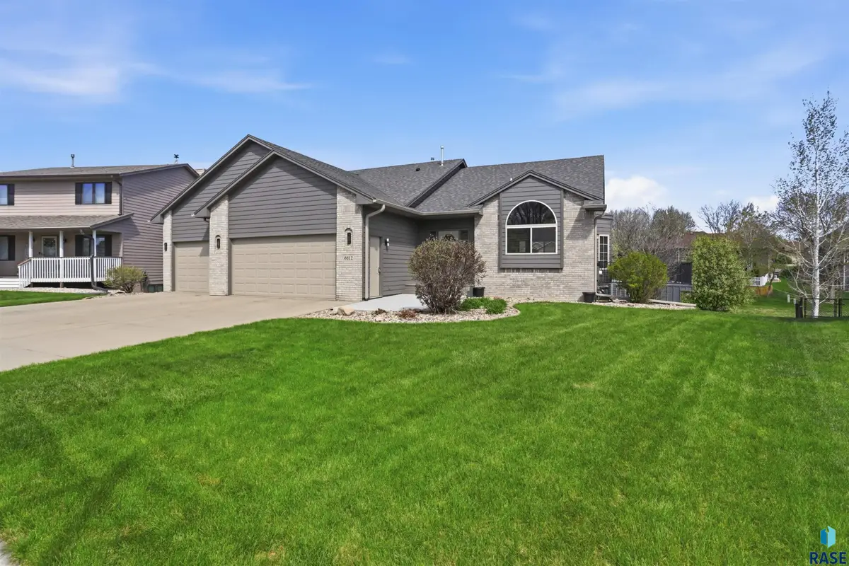 6612 W Thatcher Dr, Sioux Falls, SD 57106 - #1