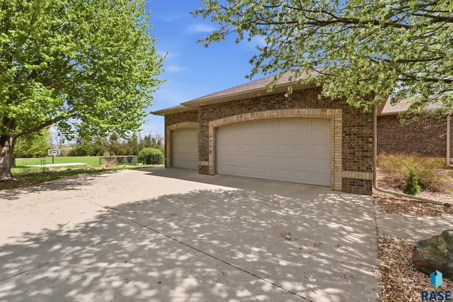 46746 265th St, Sioux Falls, SD 57107 - #3