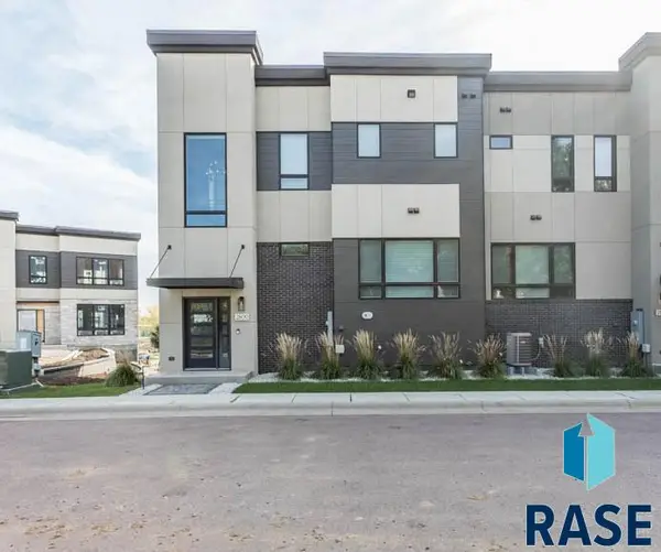 2800 S Oriya Pl, Sioux Falls, SD 57106