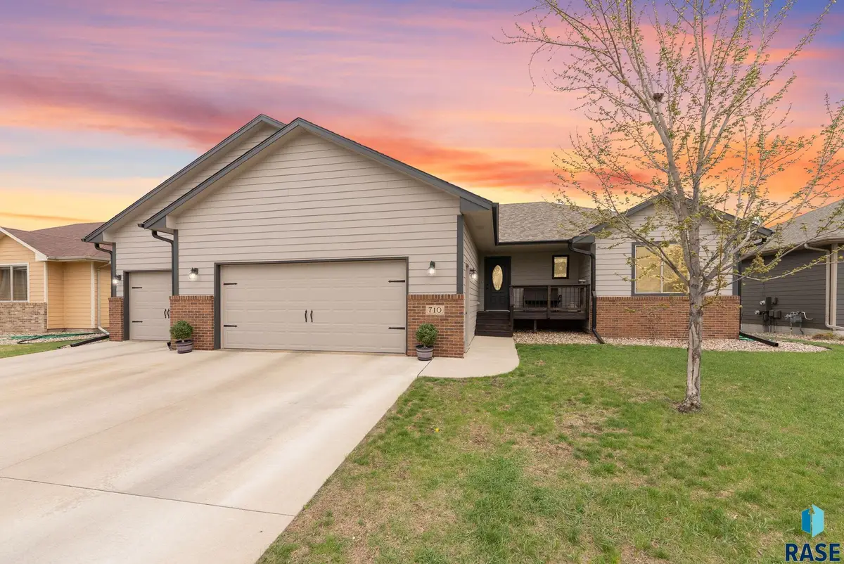 710 Fox Ct, Tea, SD 57064 - #1