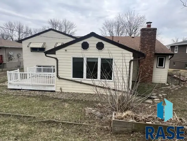 2013 S Hawthorne Ave, Sioux Falls, SD 57105 - #3