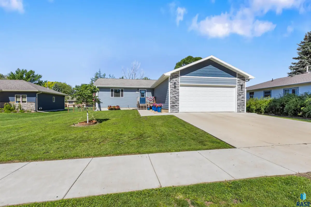 111 Iowa St, Centerville, SD 57014 - #1