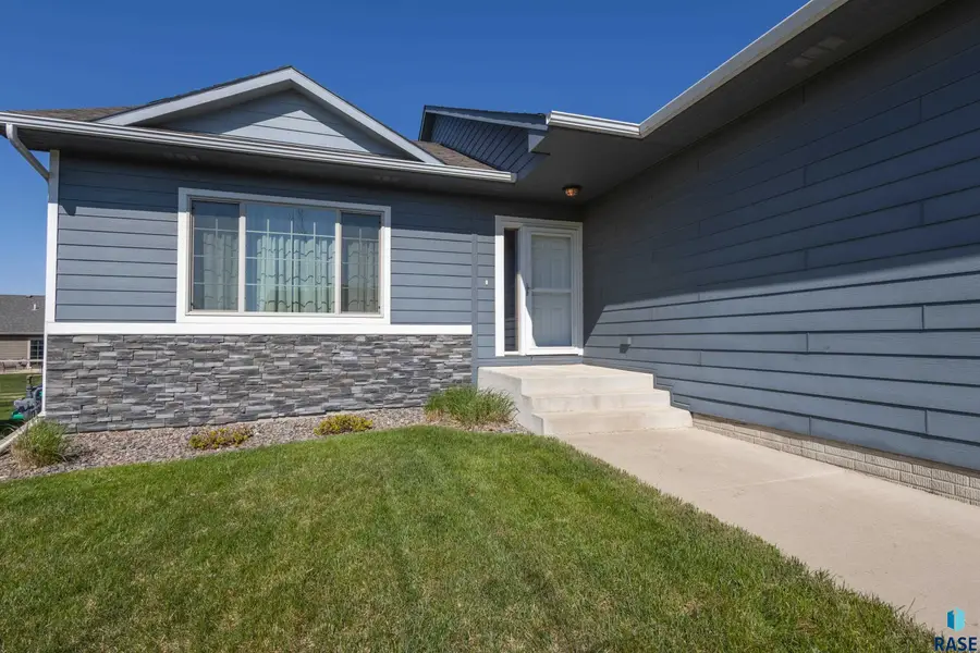 4009 S Homerun Ave, Sioux Falls, SD 57110 - #3
