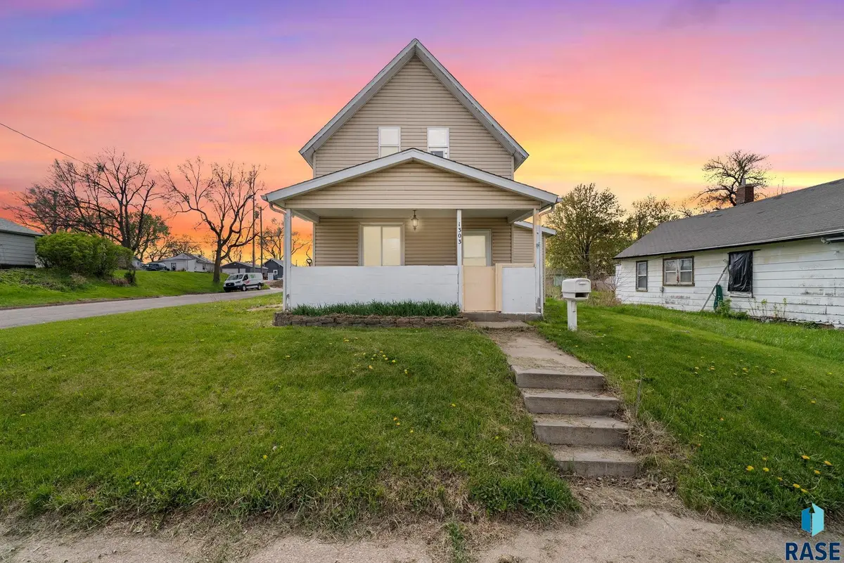 1303 N Main Ave, Sioux Falls, SD 57104 - #1