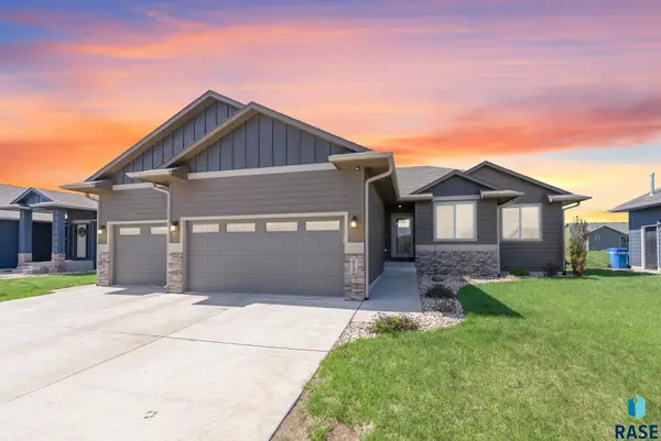 611 Brannon Dr, Harrisburg, SD 57032