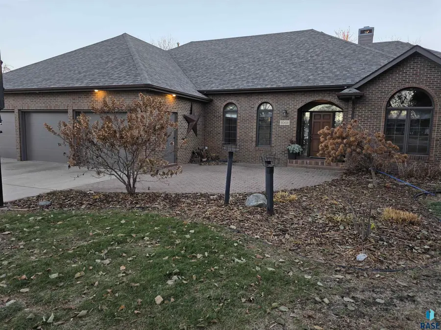 1001 E Ridge Rd, Sioux Falls, SD 57105 - #3