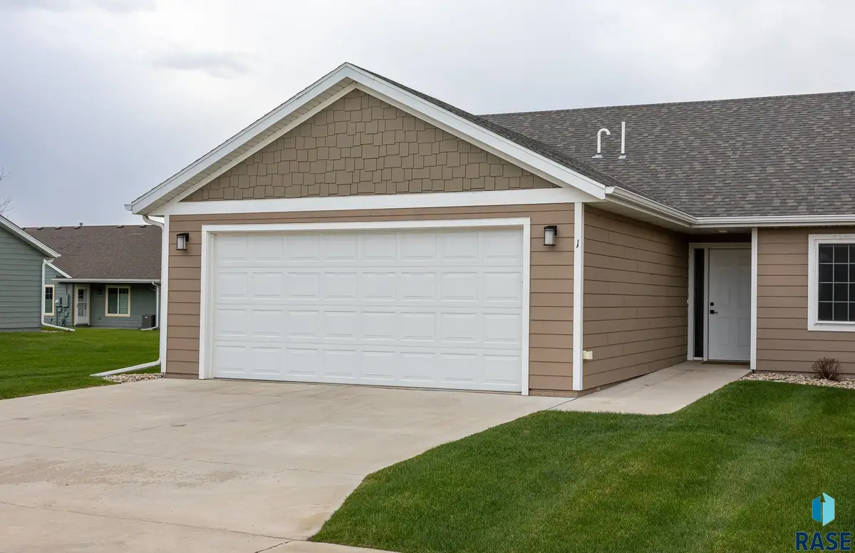 1217 N Marion Rd, Sioux Falls, SD 57107 - #1
