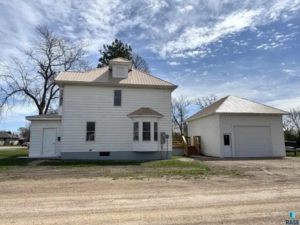 800 E 3rd St, Miller, SD 57362