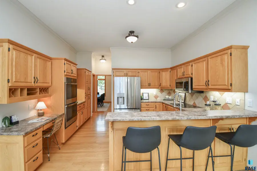6915 W Westminster Dr, Sioux Falls, SD 57106 - #2