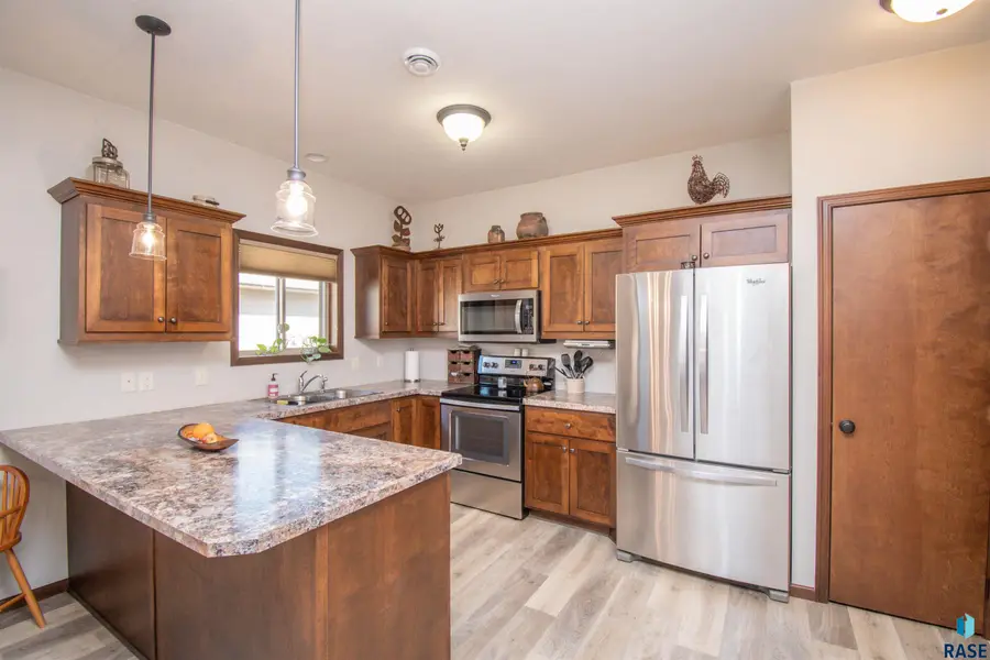 5413 S Westwind Ave, Sioux Falls, SD 57108 - #3