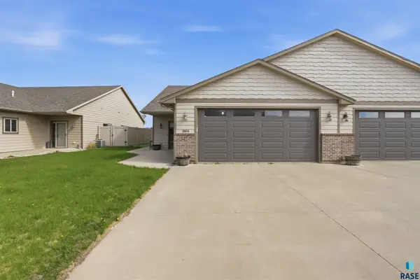 3804 E Brewster St, Sioux Falls, SD 57108