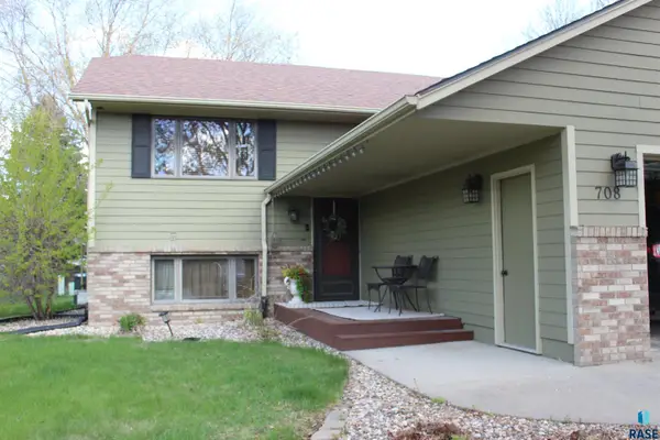 708 S Lakota Ave, Brandon, SD 57005