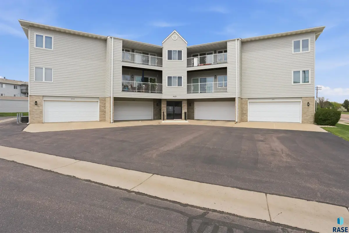4609 S Oxbow Ave #303, Sioux Falls, SD 57106 - #1