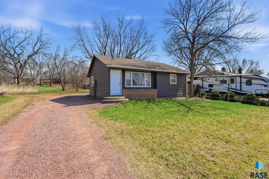320 S 2nd Ave, Brandon, SD 57005 - #3