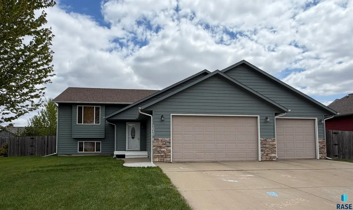 1040 N Rose Ave, Tea, SD 57064 - #1