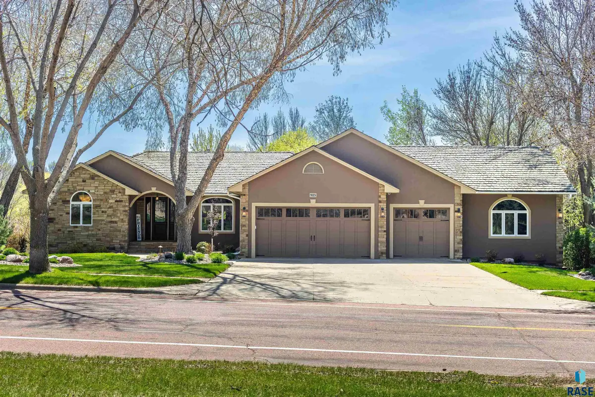 905 Ralph Rogers Rd, Sioux Falls, SD 57108 - #1