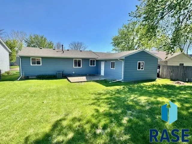 5808 W Bluestem St, Sioux Falls, SD 57106 - #2