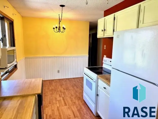 5808 W Bluestem St, Sioux Falls, SD 57106 - #3
