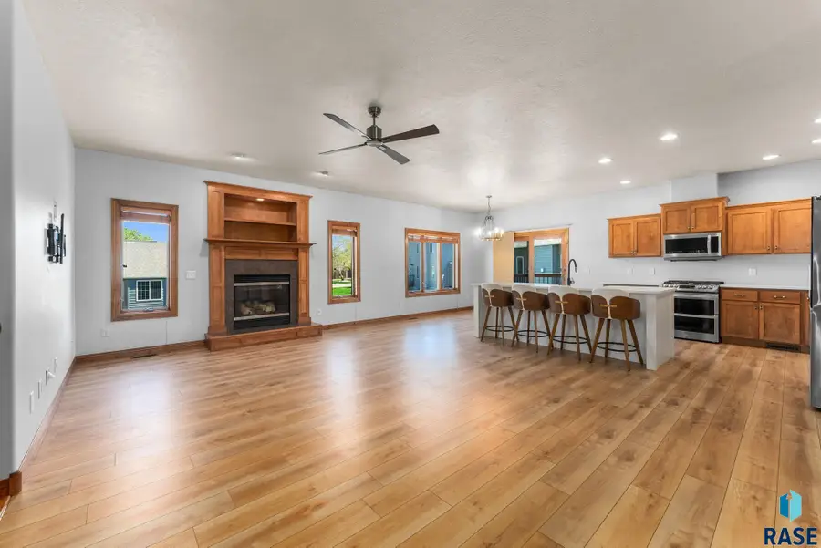 7616 W Stanford Dr, Sioux Falls, SD 57106 - #3
