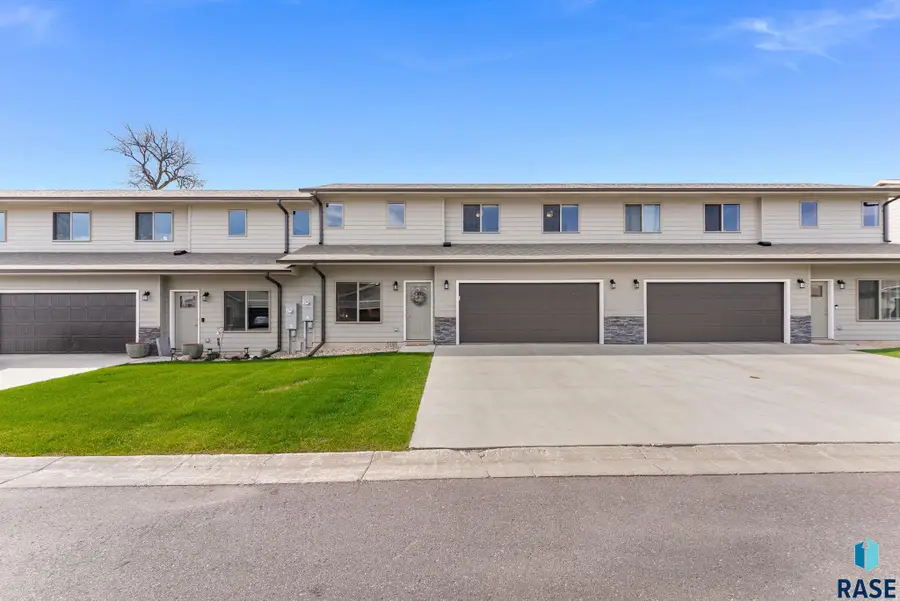3523 E Siasconset Pl, Sioux Falls, SD 57108 - #2