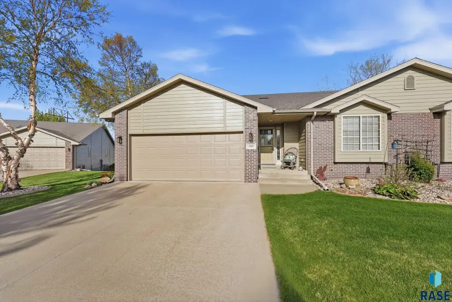 3403 S Pennant Pl, Sioux Falls, SD 57110 - #2