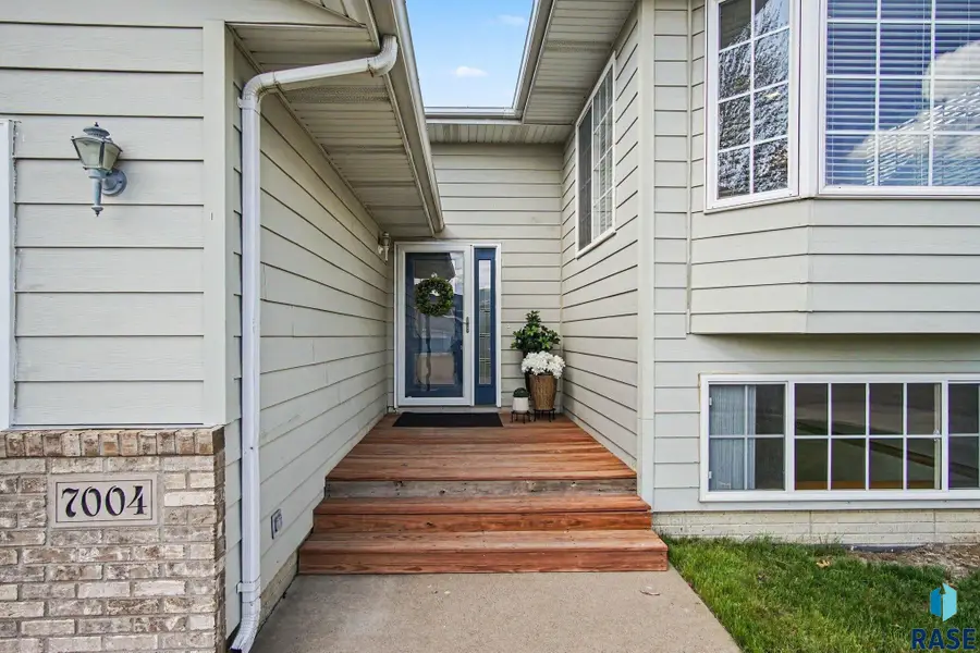 7004 W 51st St, Sioux Falls, SD 57106 - #3