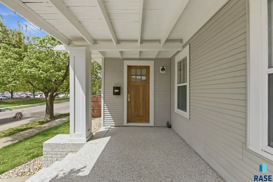 900 W 18th St, Sioux Falls, SD 57104 - #2
