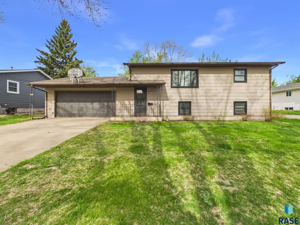 701 S Rohl Dr, Sioux Falls, SD 57103