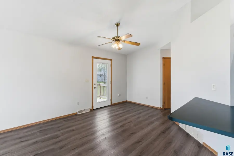 301 S Pierce St, Salem, SD 57058 - #2