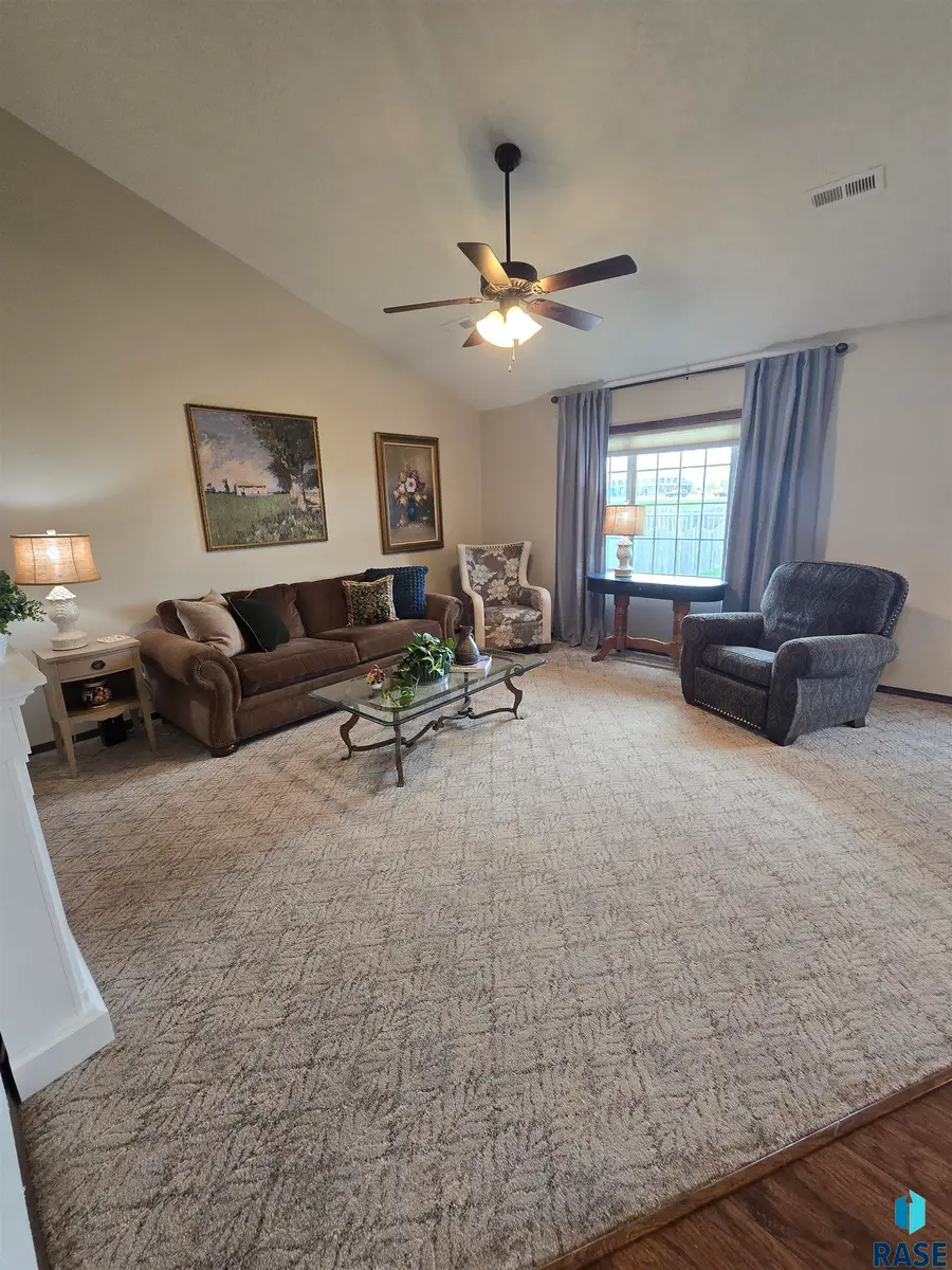 6732 E 42nd St, Sioux Falls, SD 57110 - #2