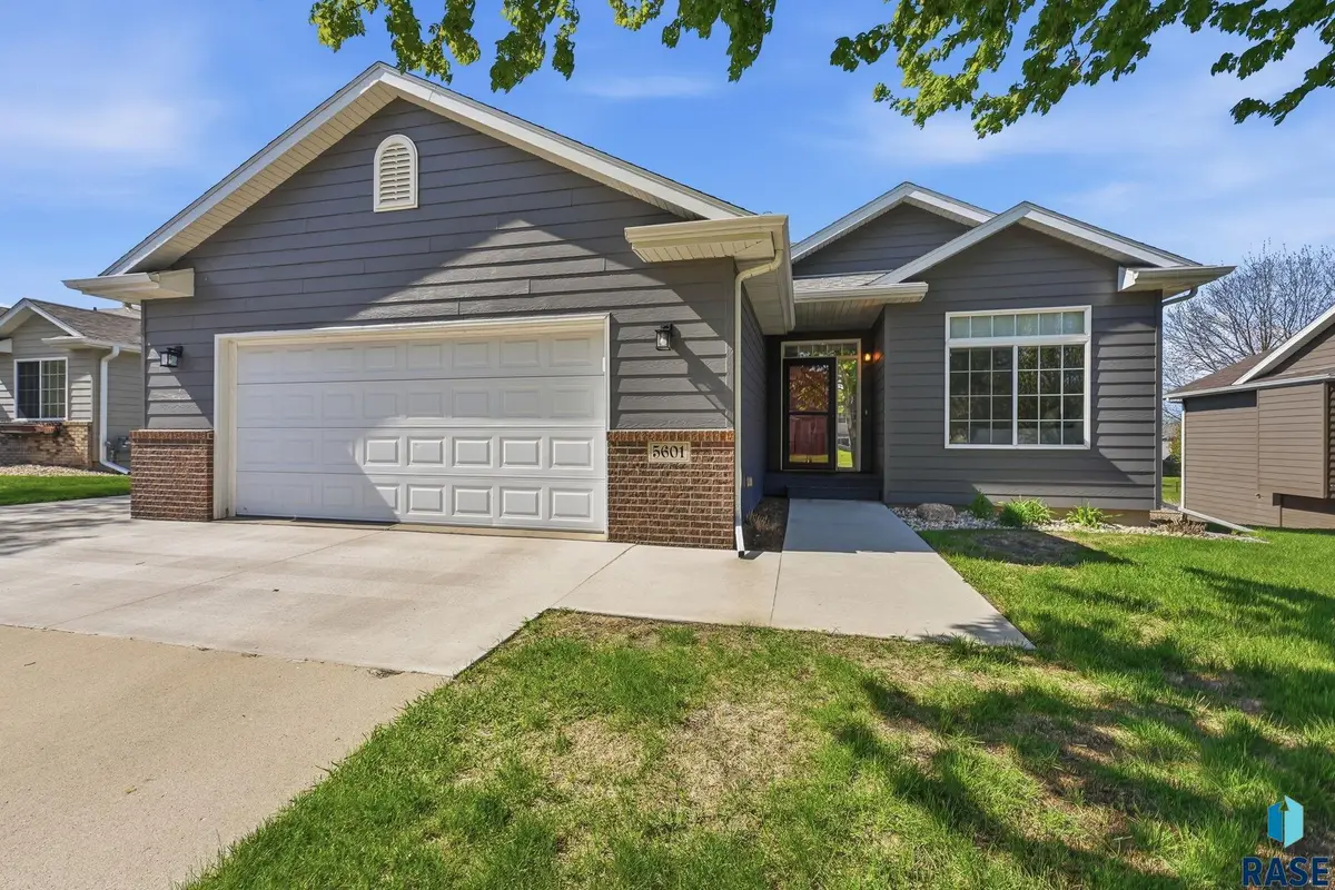 5601 W Pineridge Dr, Sioux Falls, SD 57107 - #1
