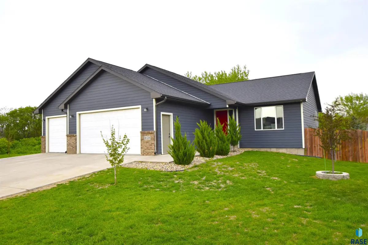 1028 N Mable Cir, Sioux Falls, SD 57103 - #1