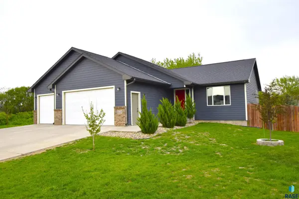 1028 N Mable Cir, Sioux Falls, SD 57103