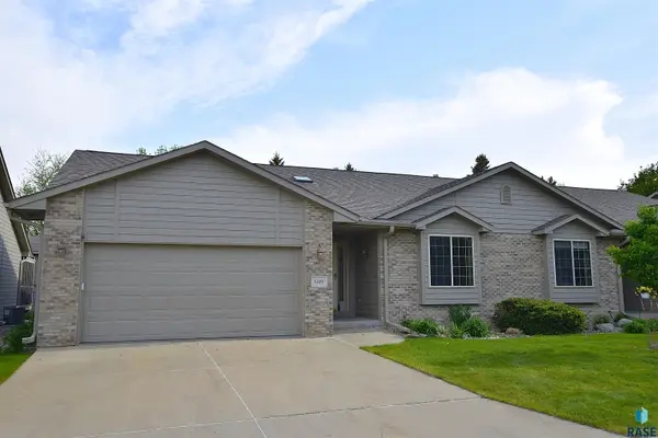 5305 W Sunnydale Pl, Sioux Falls, SD 57106